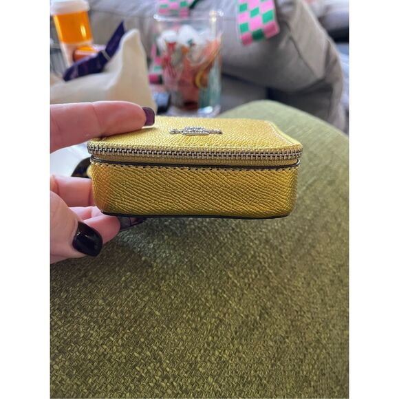 Coach Metallic Yellow Gold Leather Travel Box - Picture 6 of 8